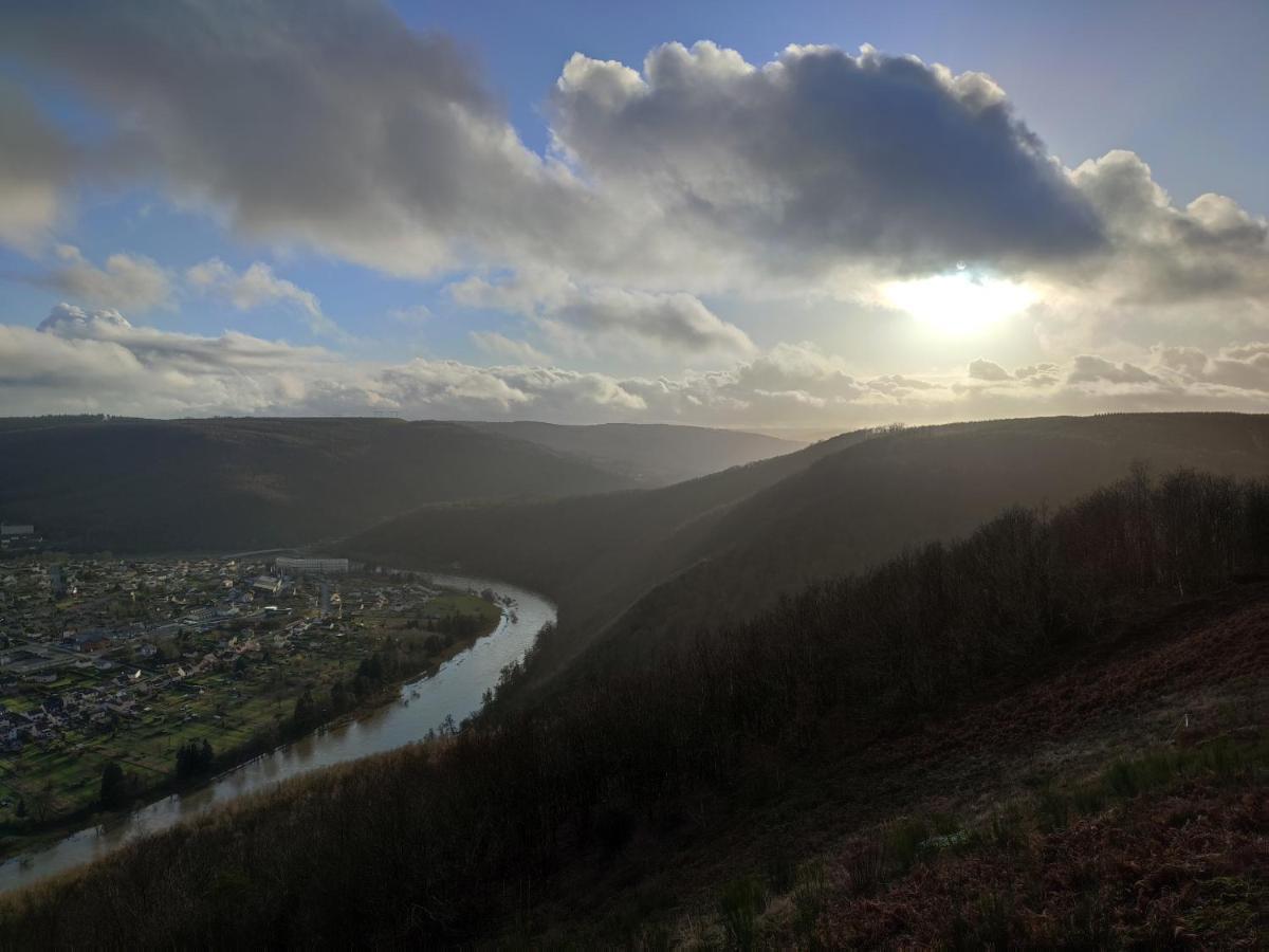Entre Meuse Et Foret Revin  Экстерьер фото