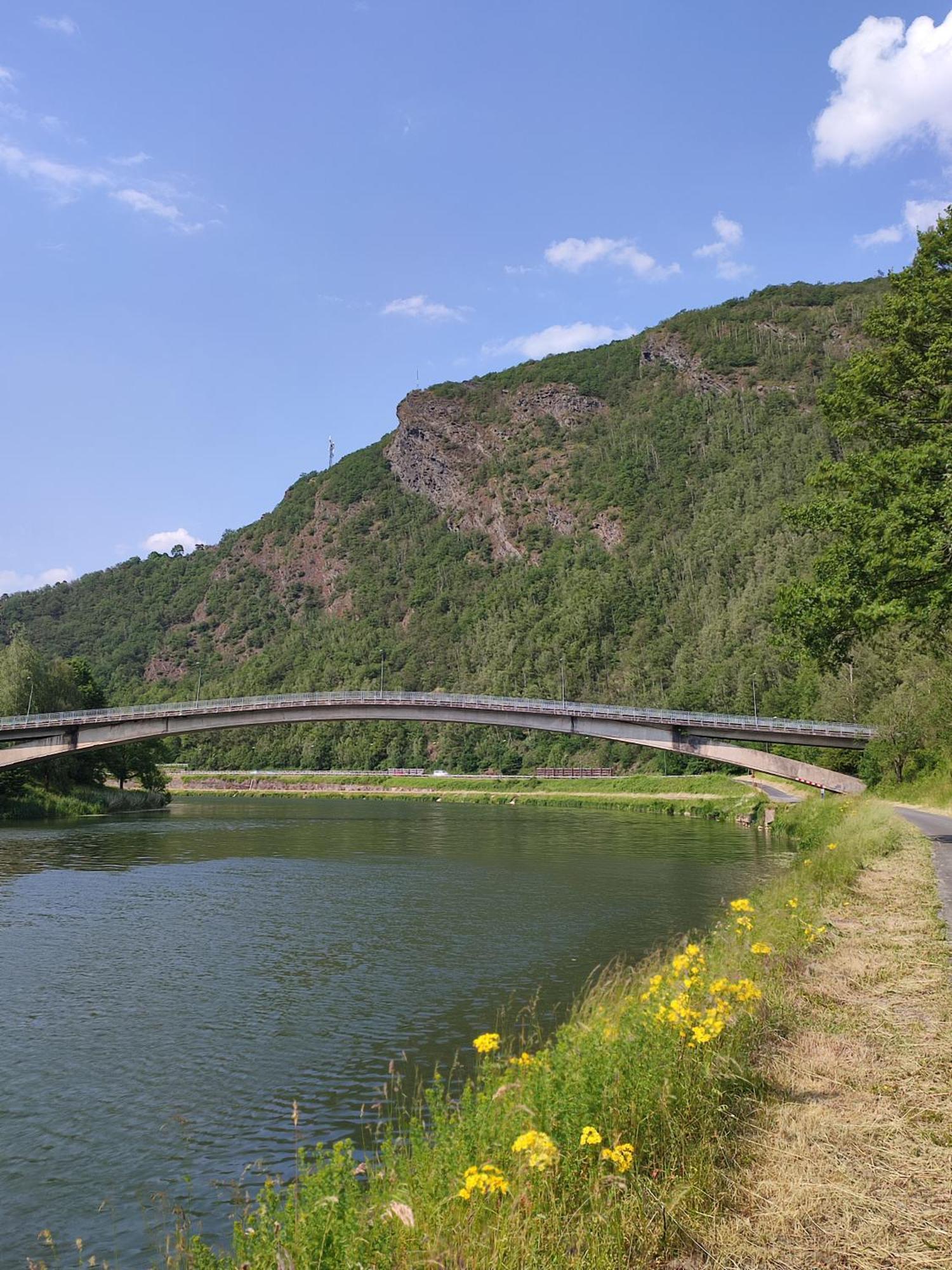Entre Meuse Et Foret Revin  Экстерьер фото
